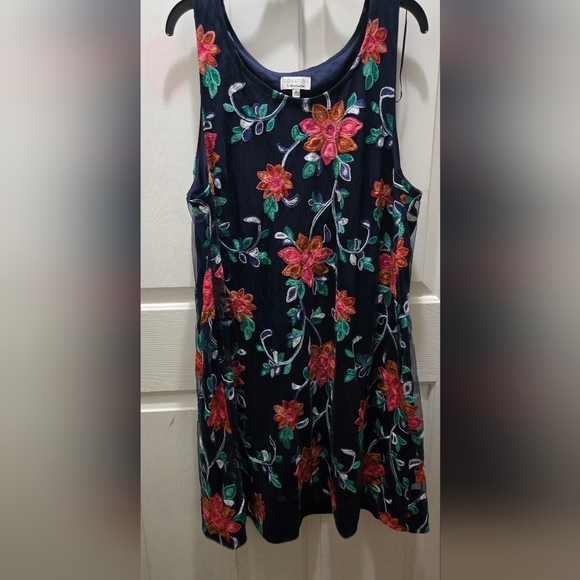 Signature by Robbie Bee Navy Floral Mini Dress - Picture 1 of 3